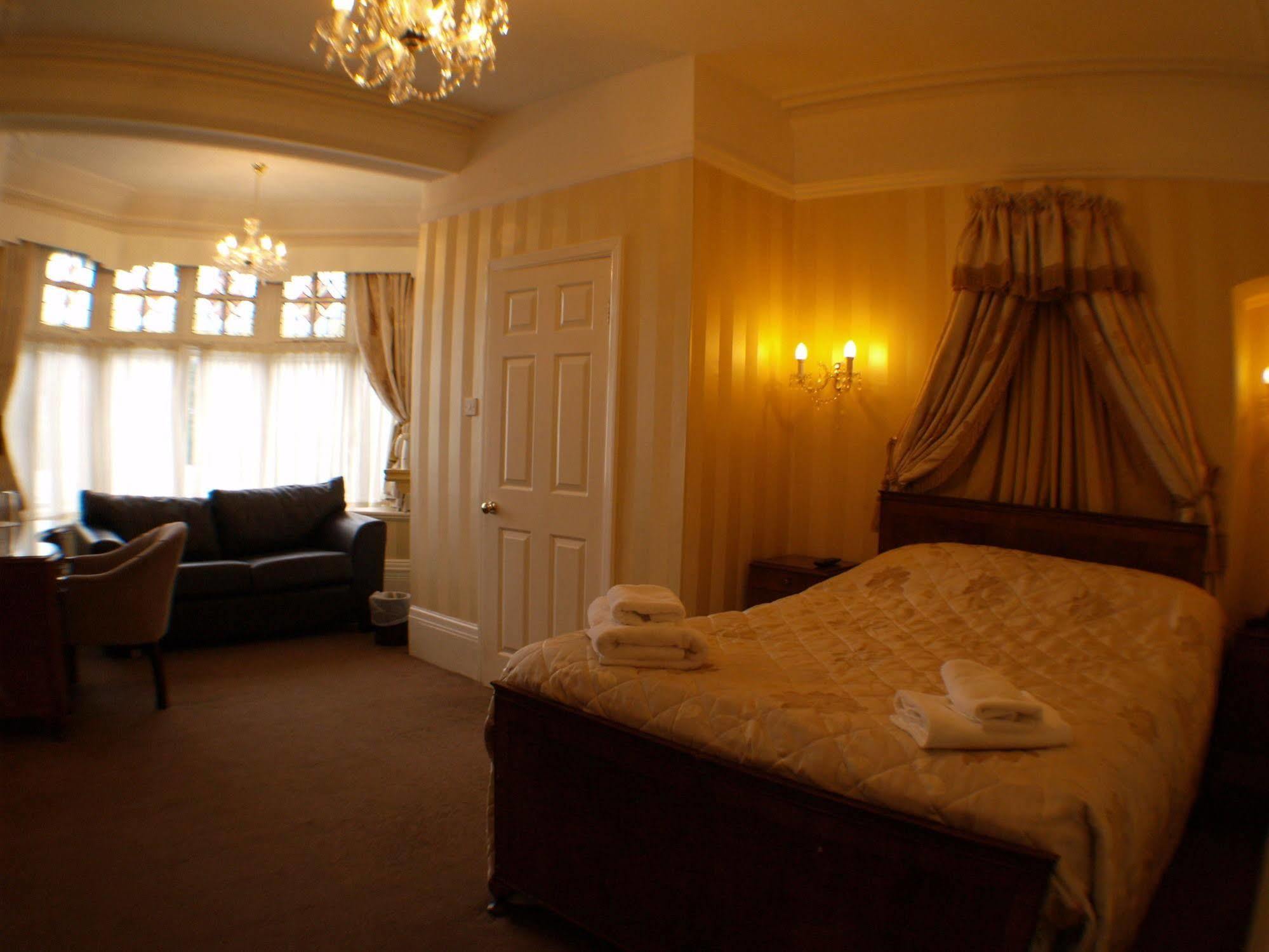 Normanhurst Hotel Sale Exteriör bild